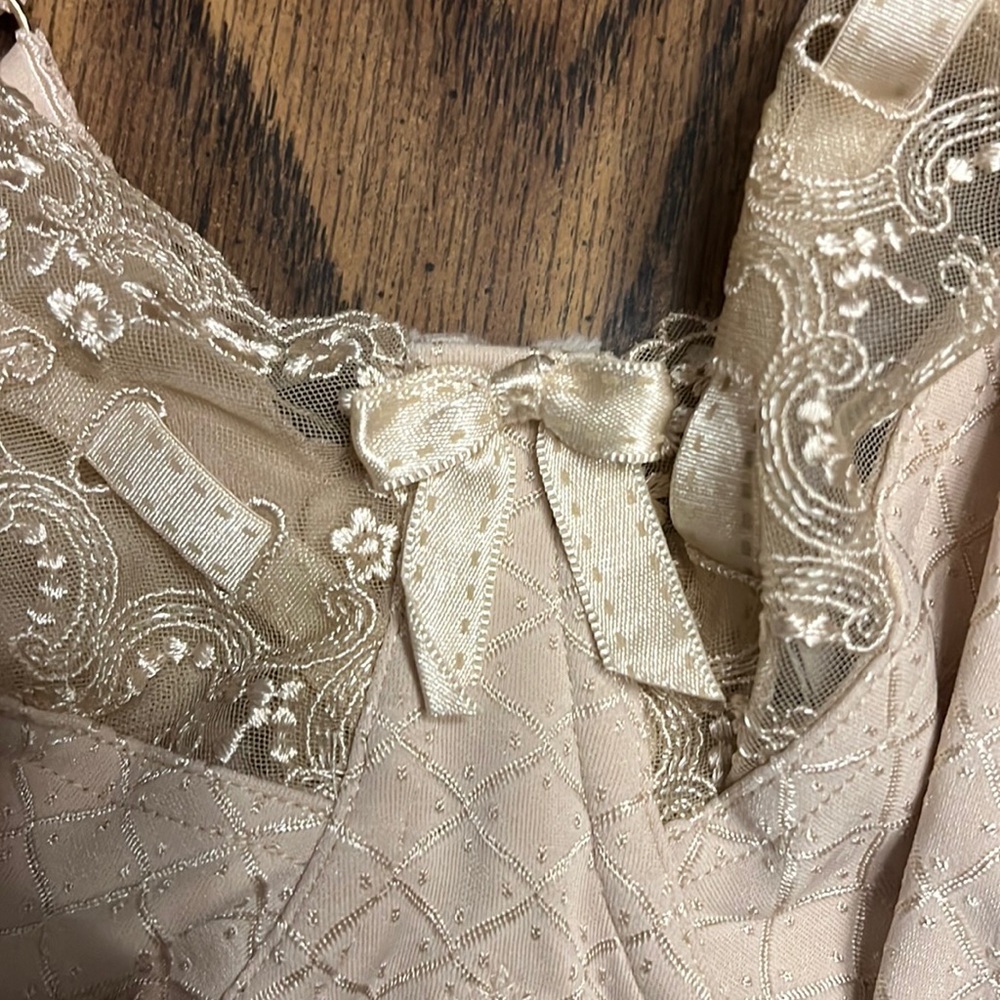 Ivory Lace Charnos bralette, size UK 34F